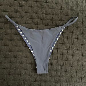 Reversible bikini bottoms
